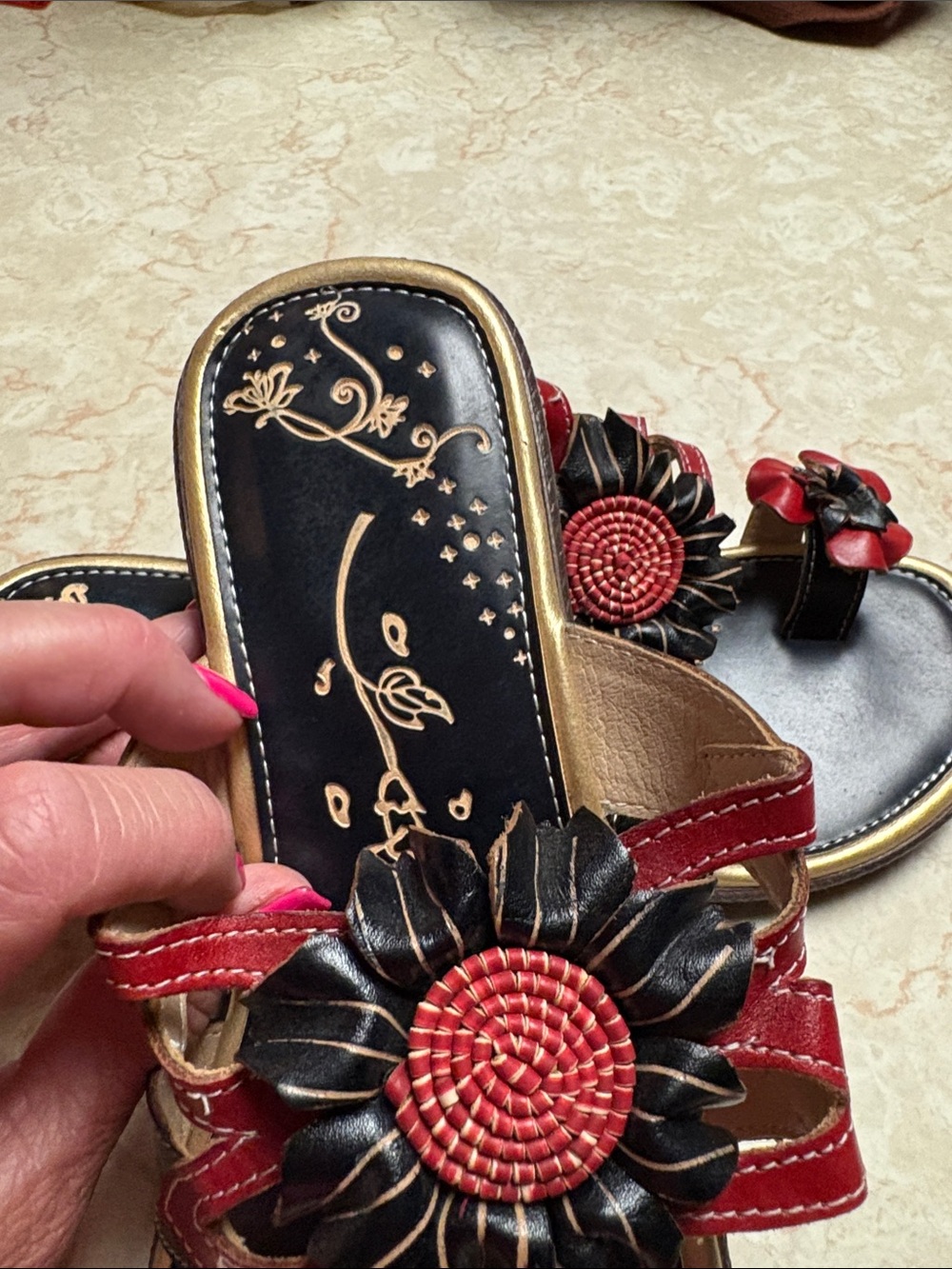 Source Unknown Black and Red Floral Slide Sandals - Picture 6 of 6